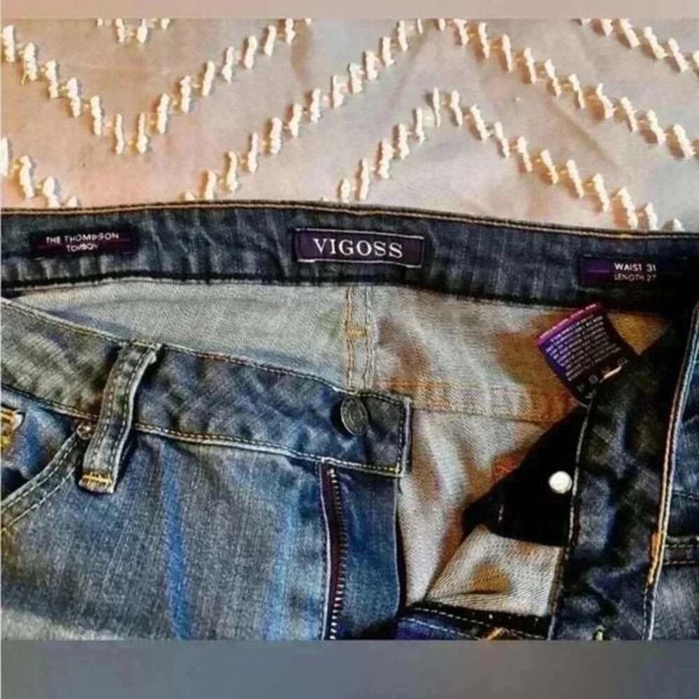 Vigoss Jeans - The Thompson Tomboy, Medium Wash Distressed Jeans Women's 31x27 - Picture 9 of 10